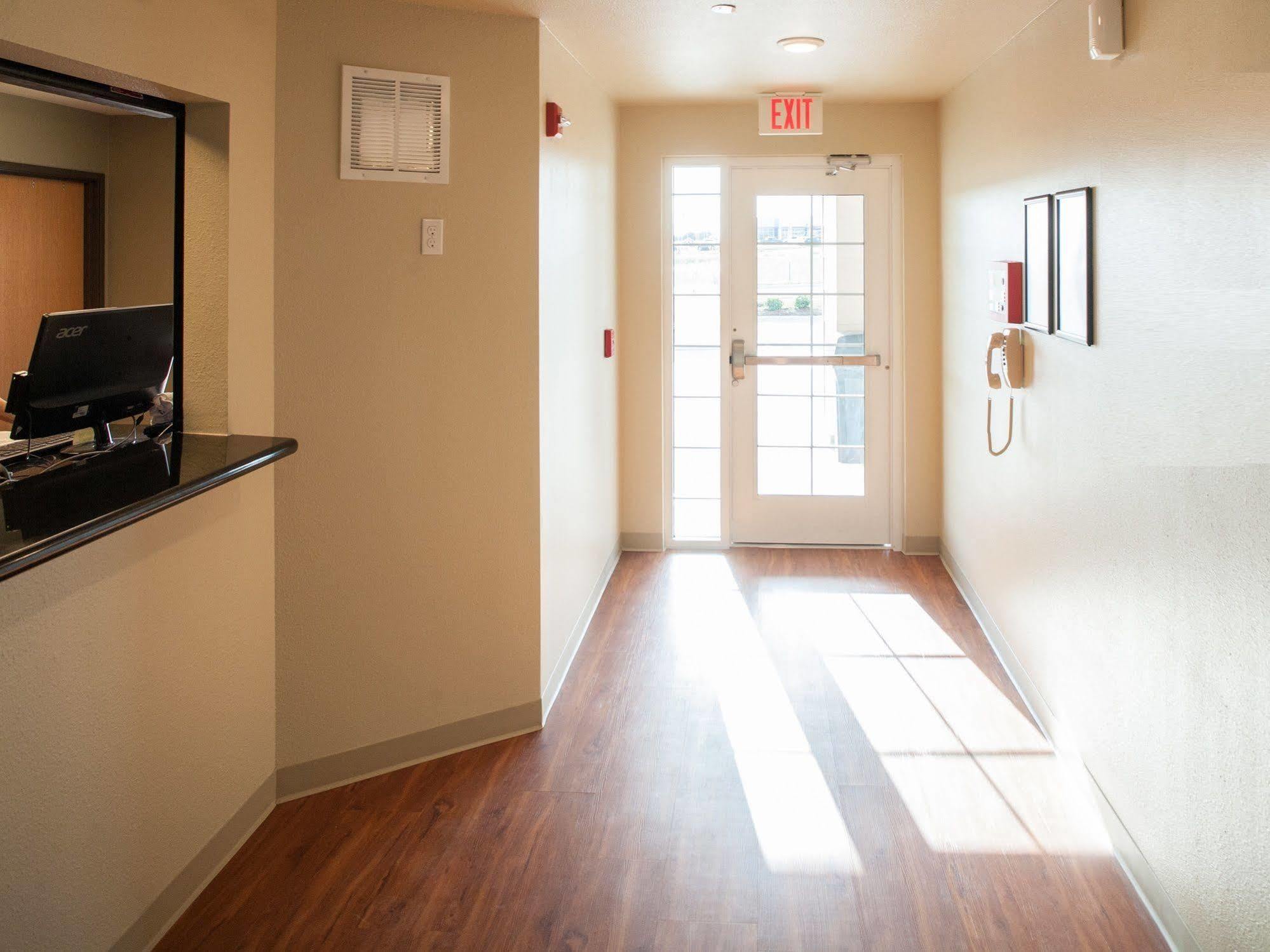Extended Stay America Select Suites - Oklahoma City - West Екстериор снимка